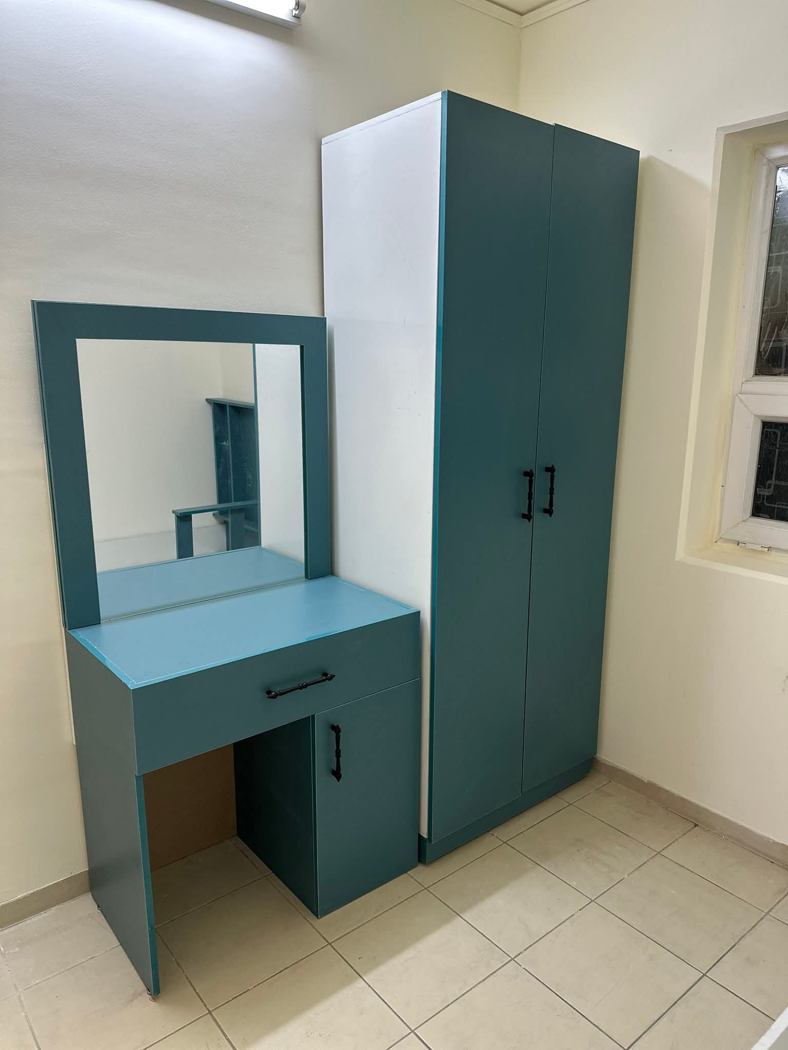 ميز تواليت غرفة أطفال